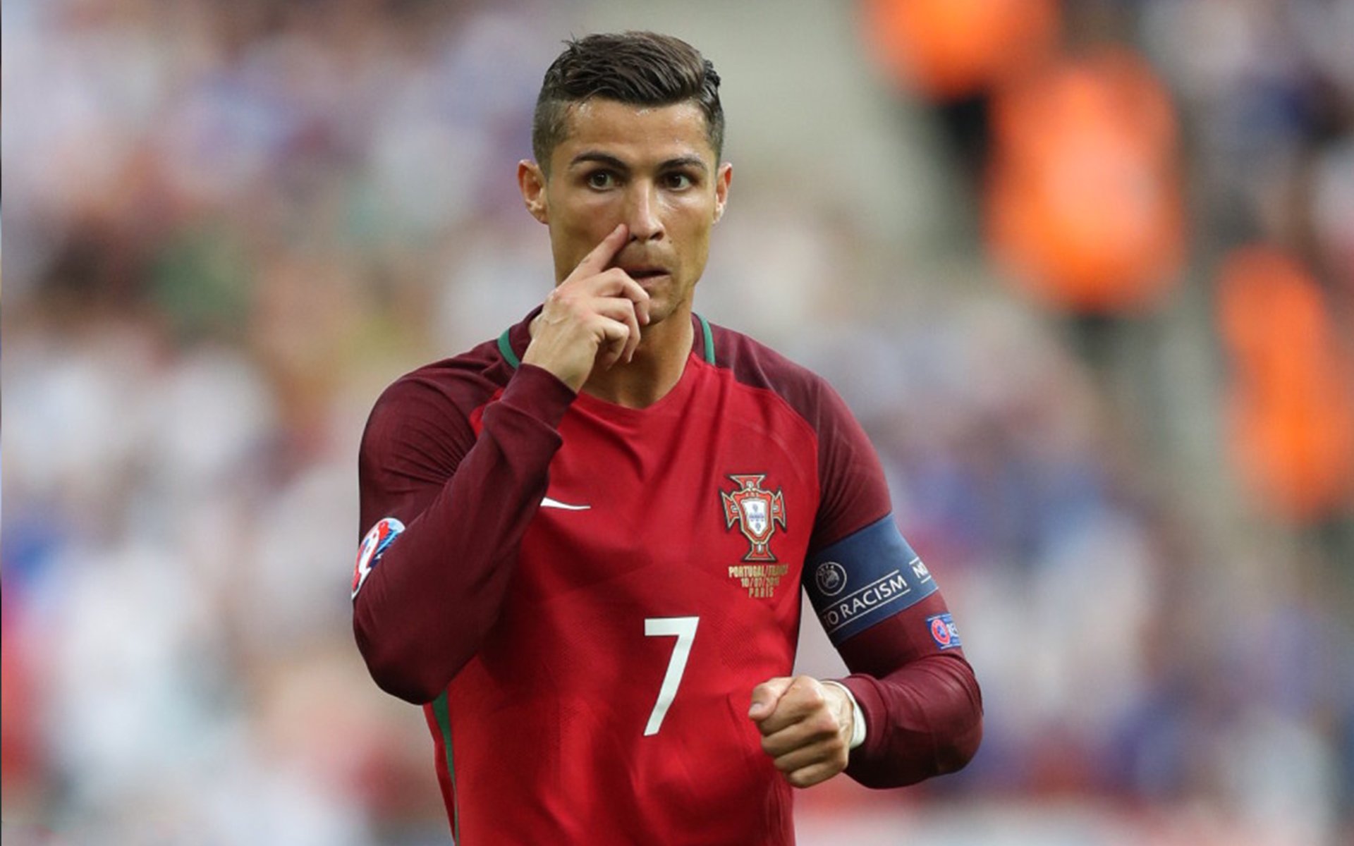 《堡垒之夜》推出“未来城市”主题皮肤,潮流引领