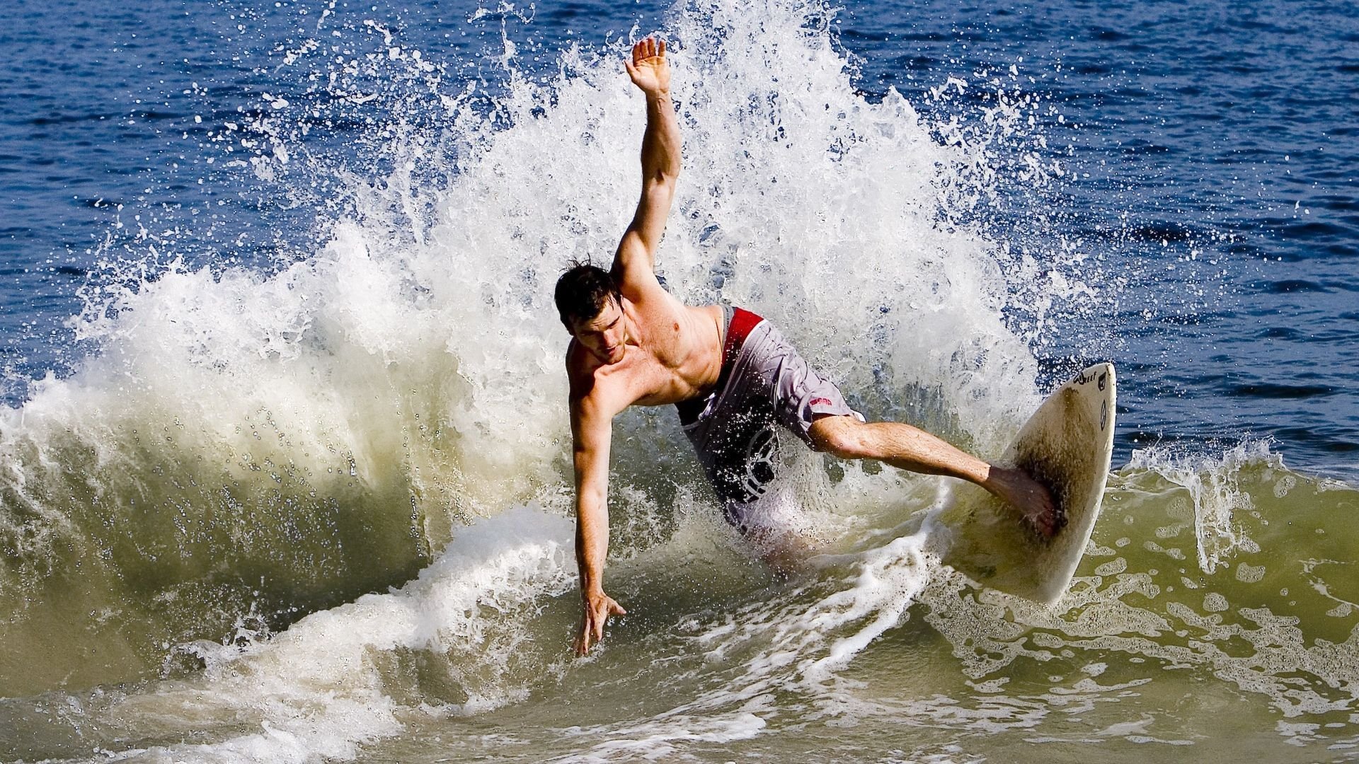 《堡垒之夜》未来光影创意大赛，玩家作品精彩纷呈！